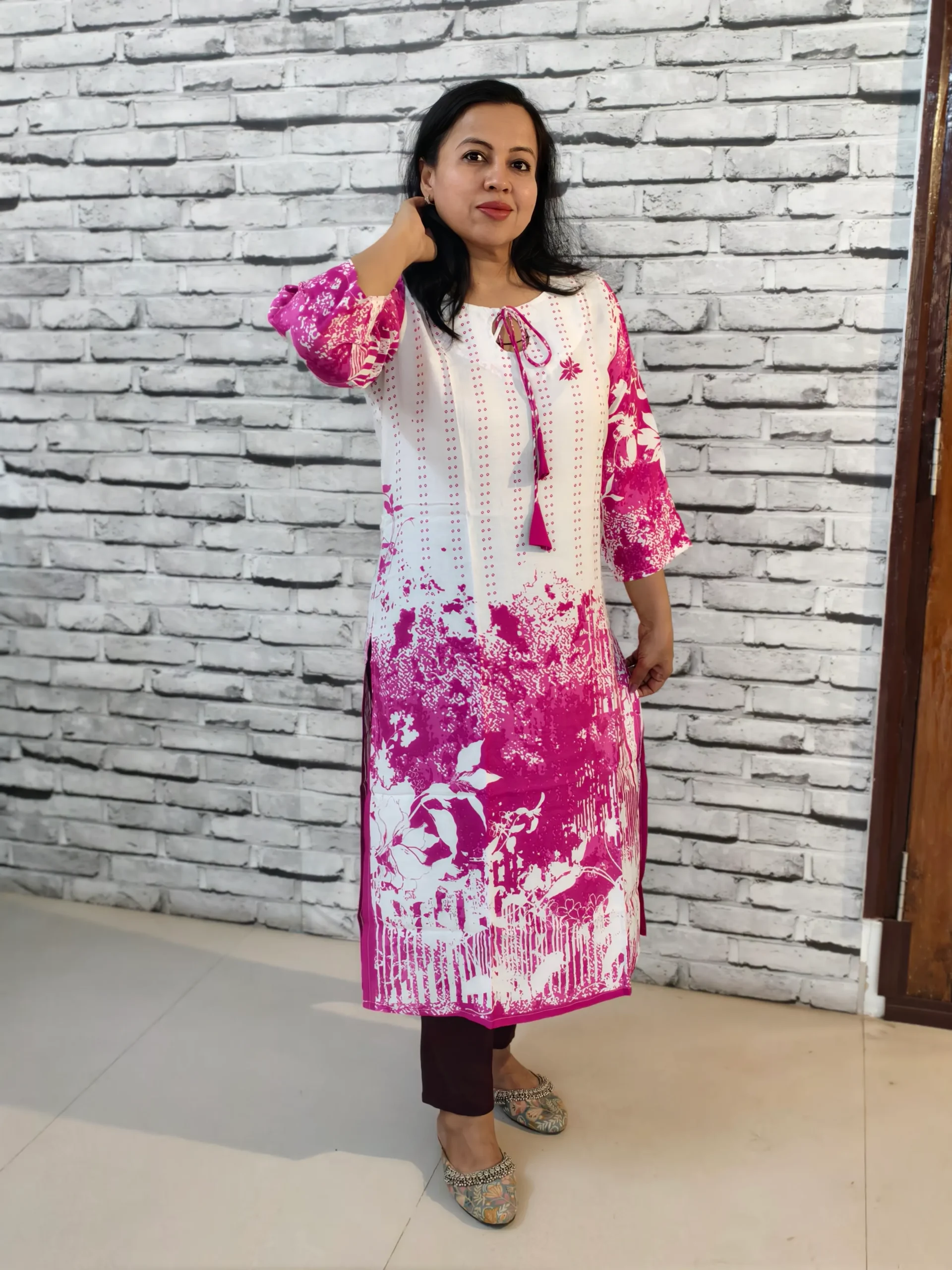Pink & White Digital Print Kurti – Mid-Calf Length