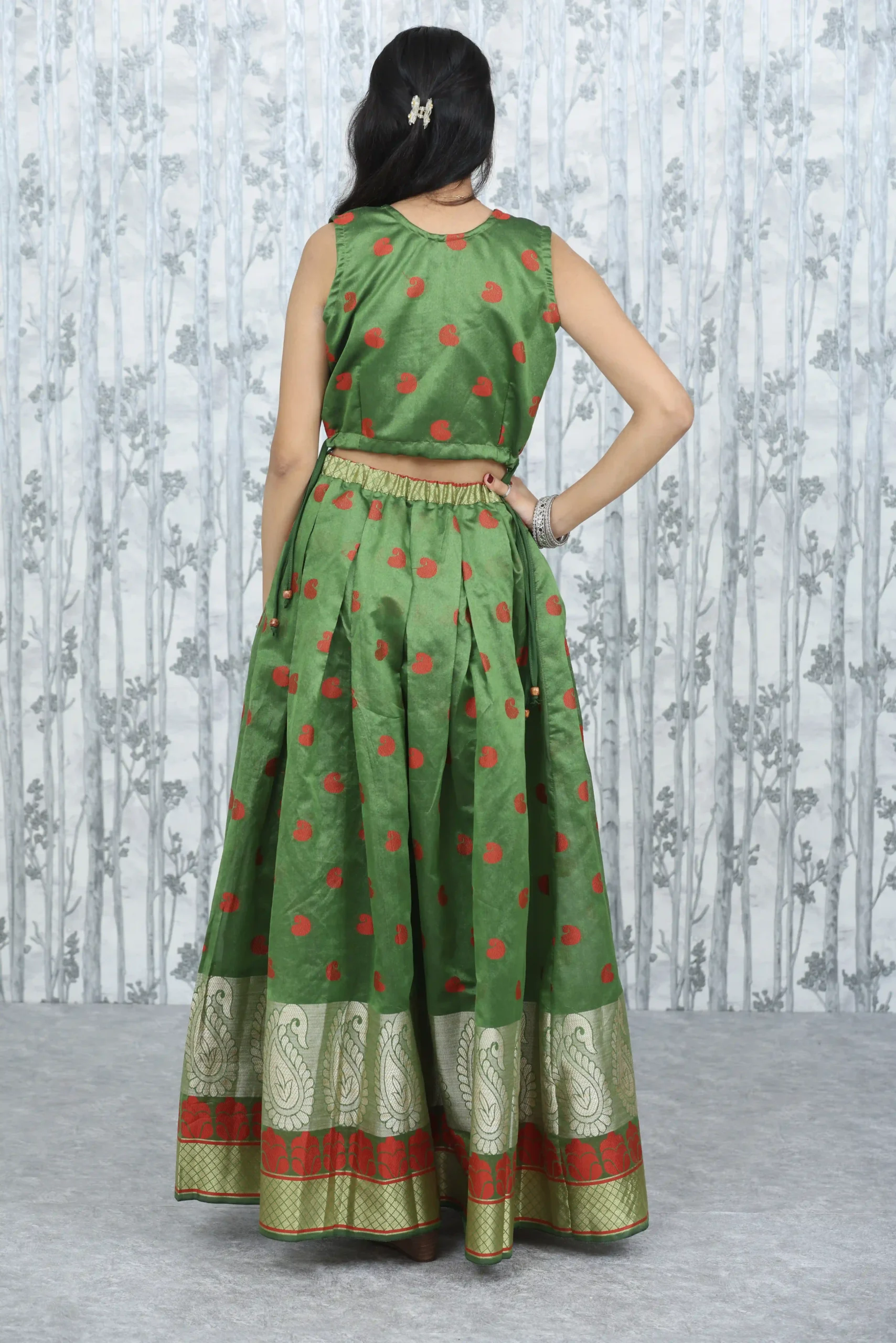 Green Banarasi Brocade Skirt & Crop Top with Red Kalamkari Dupatta – 3 Piece Set