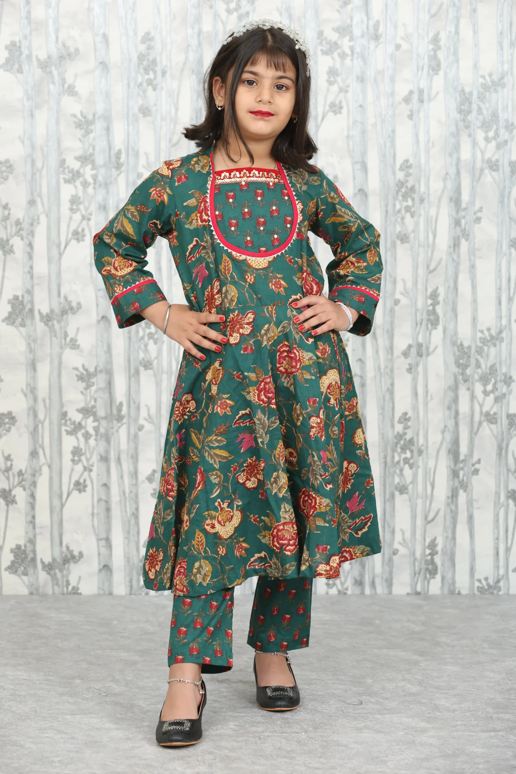 Kids Green Anarkali Kurti Pant Set in Cotton Sanganeri Print with Neck Detailing