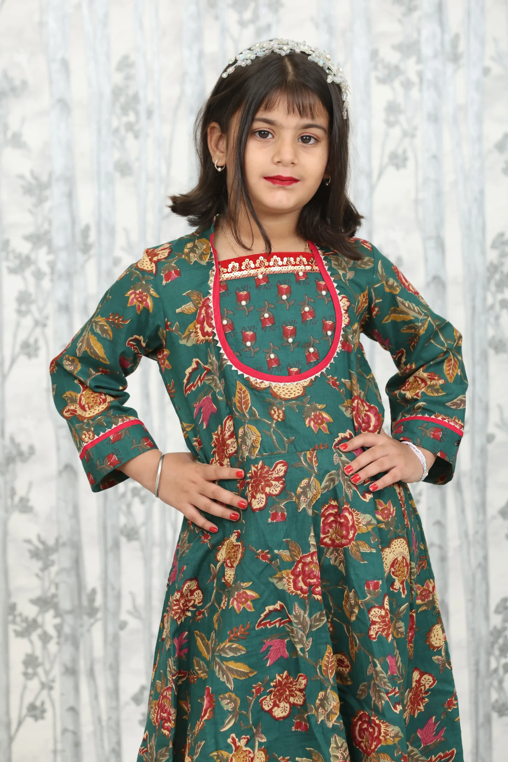 Kids Green Anarkali Kurti Pant Set in Cotton Sanganeri Print with Neck Detailing