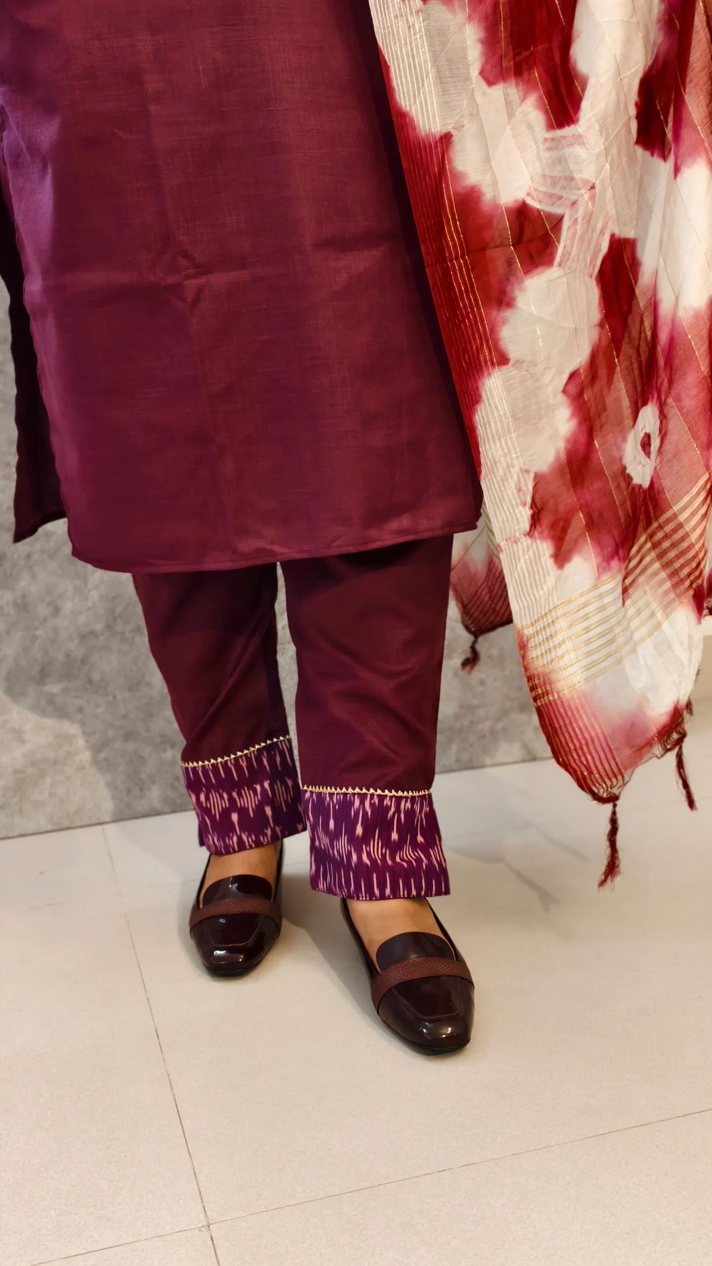 Wine Cotton Kurti Pant Set with Ikat Appliqué & Mul Shibori Dupatta – 3 Piece Set