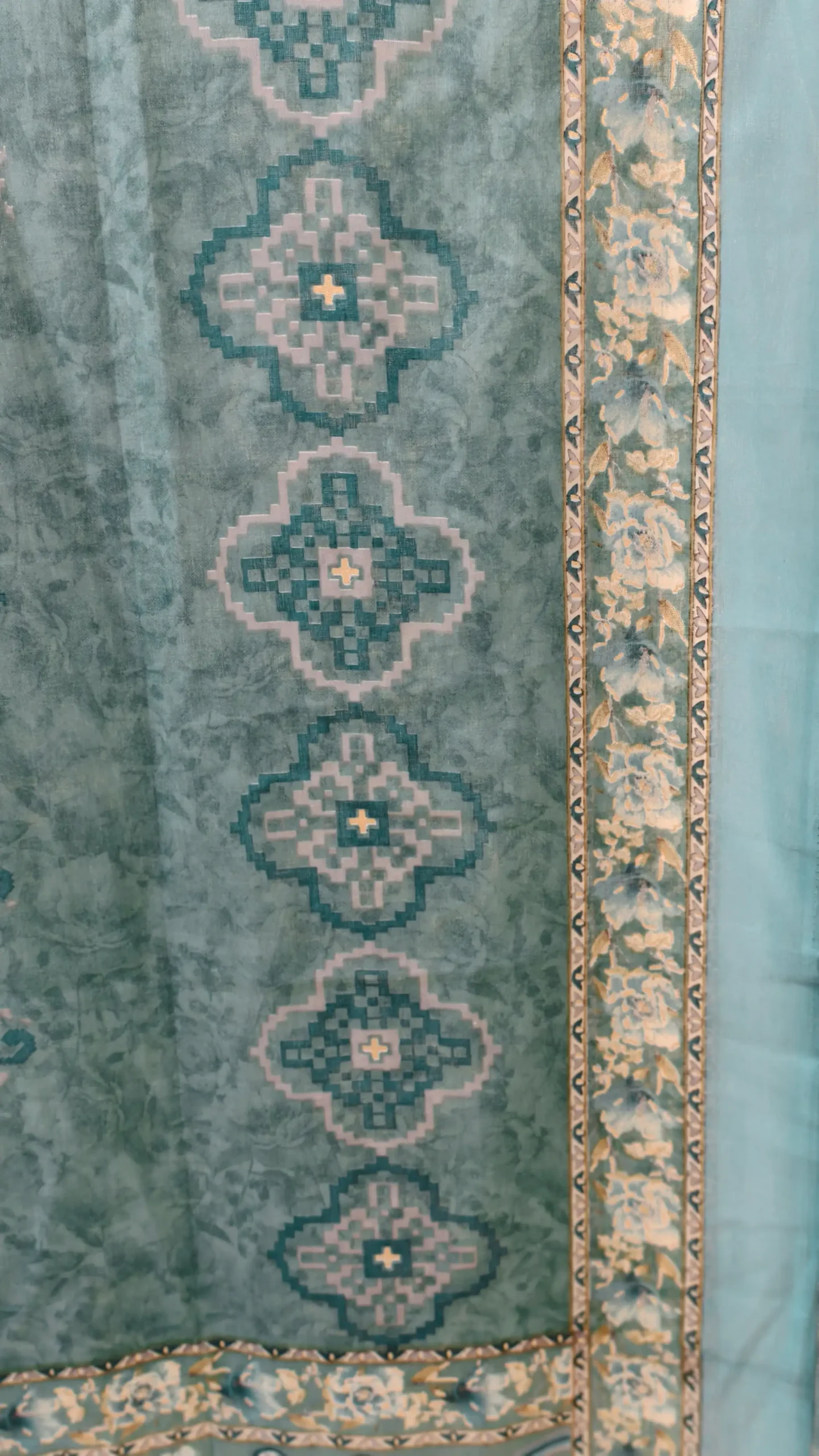 Full-Width Mul Cotton Dupatta with Geometric & Floral Accents