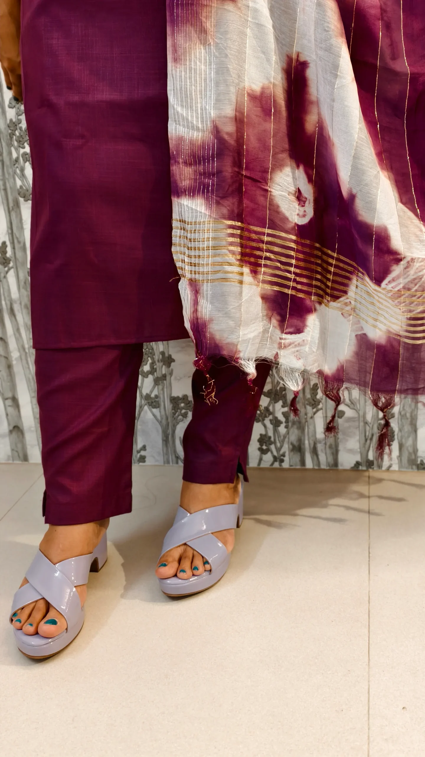 Wine Cotton Kurti Pant Set with Shibori Dupatta – Elegant Everyday Ethnic Wear