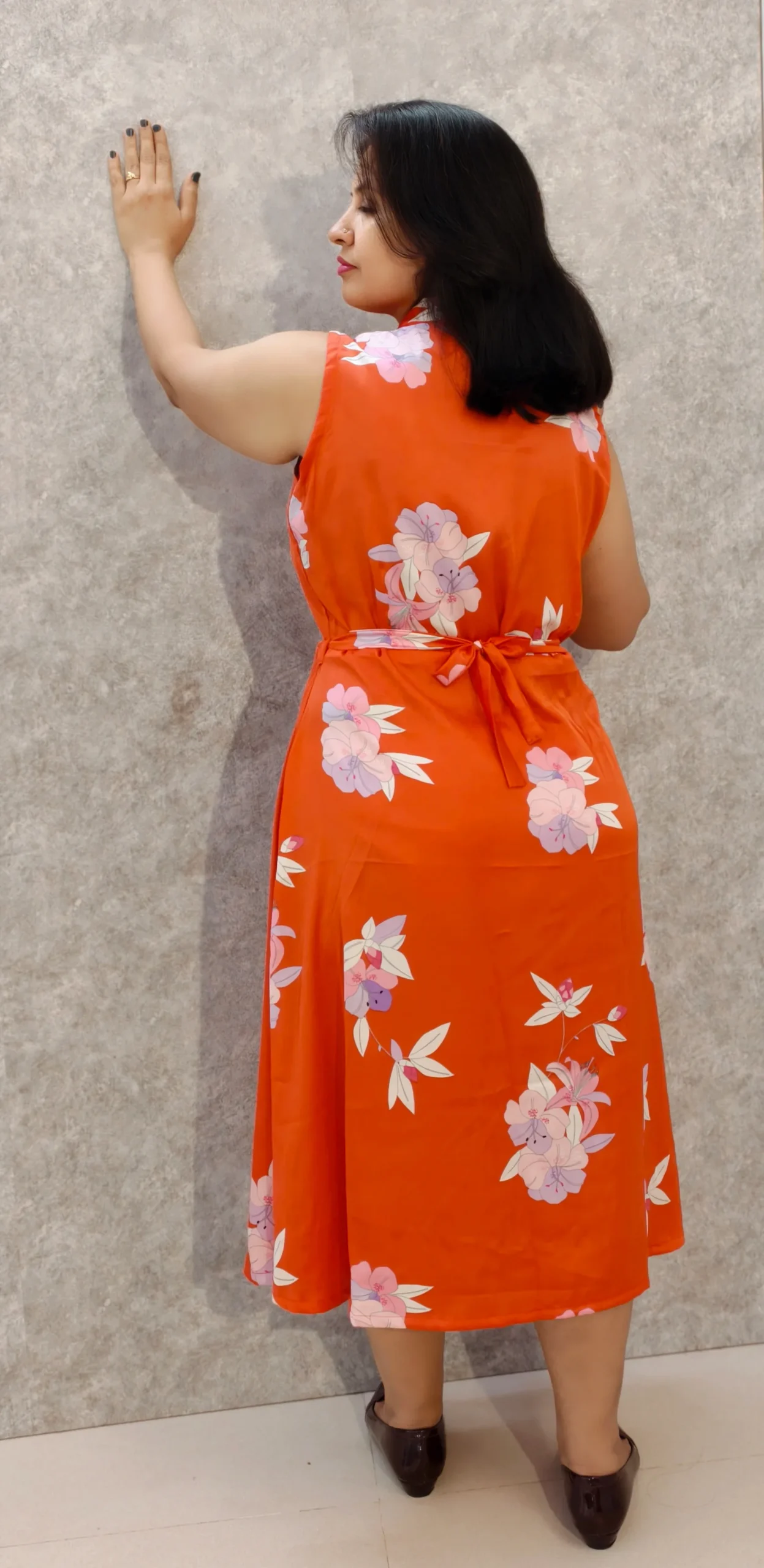 Scarlet Bloom Satin Midi Dress – Nine2Five Plus
