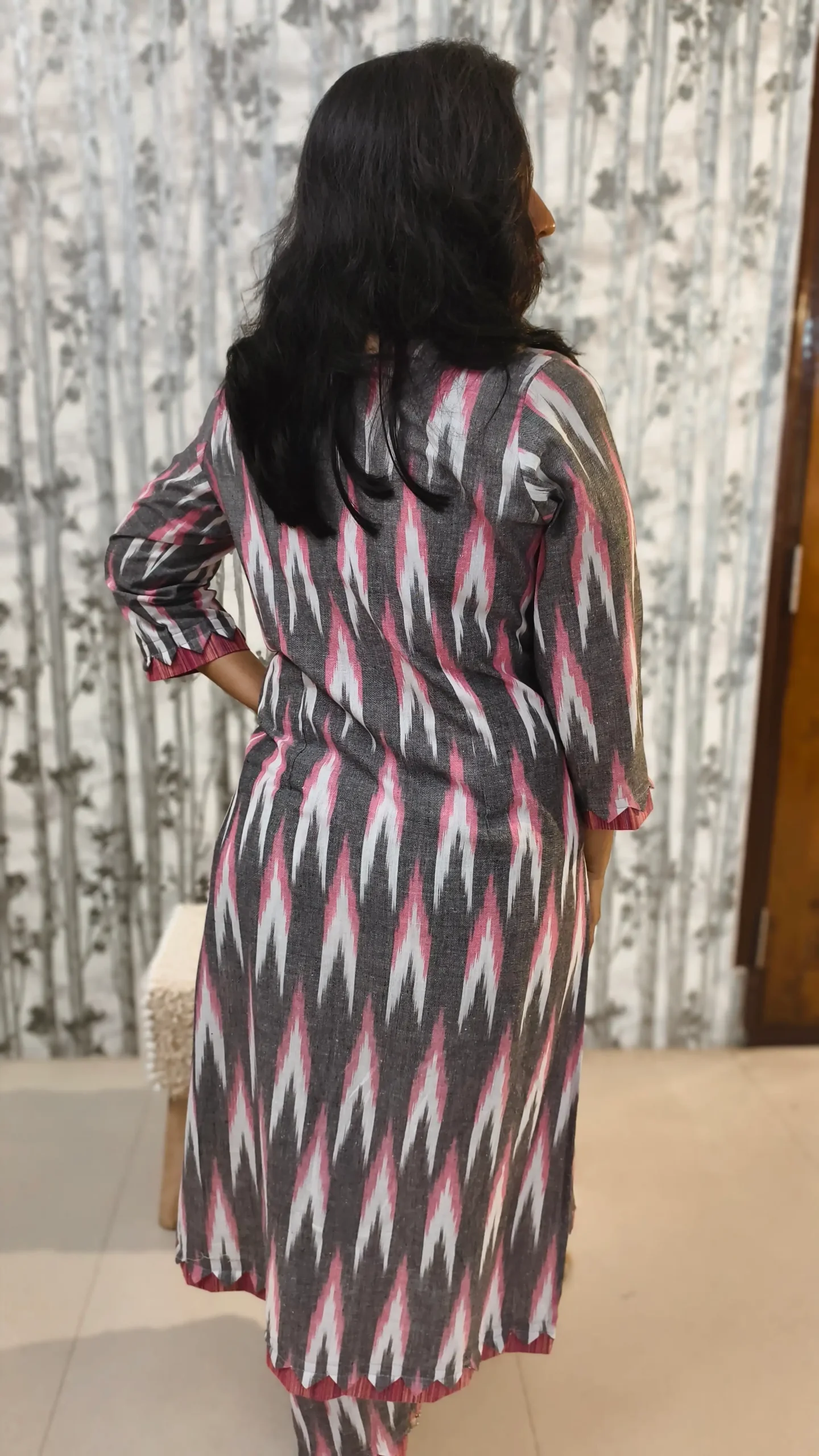 Bhagalpuri Ikat Kurti Pant Set – Grey, Pink & White with Appliqué Detailing