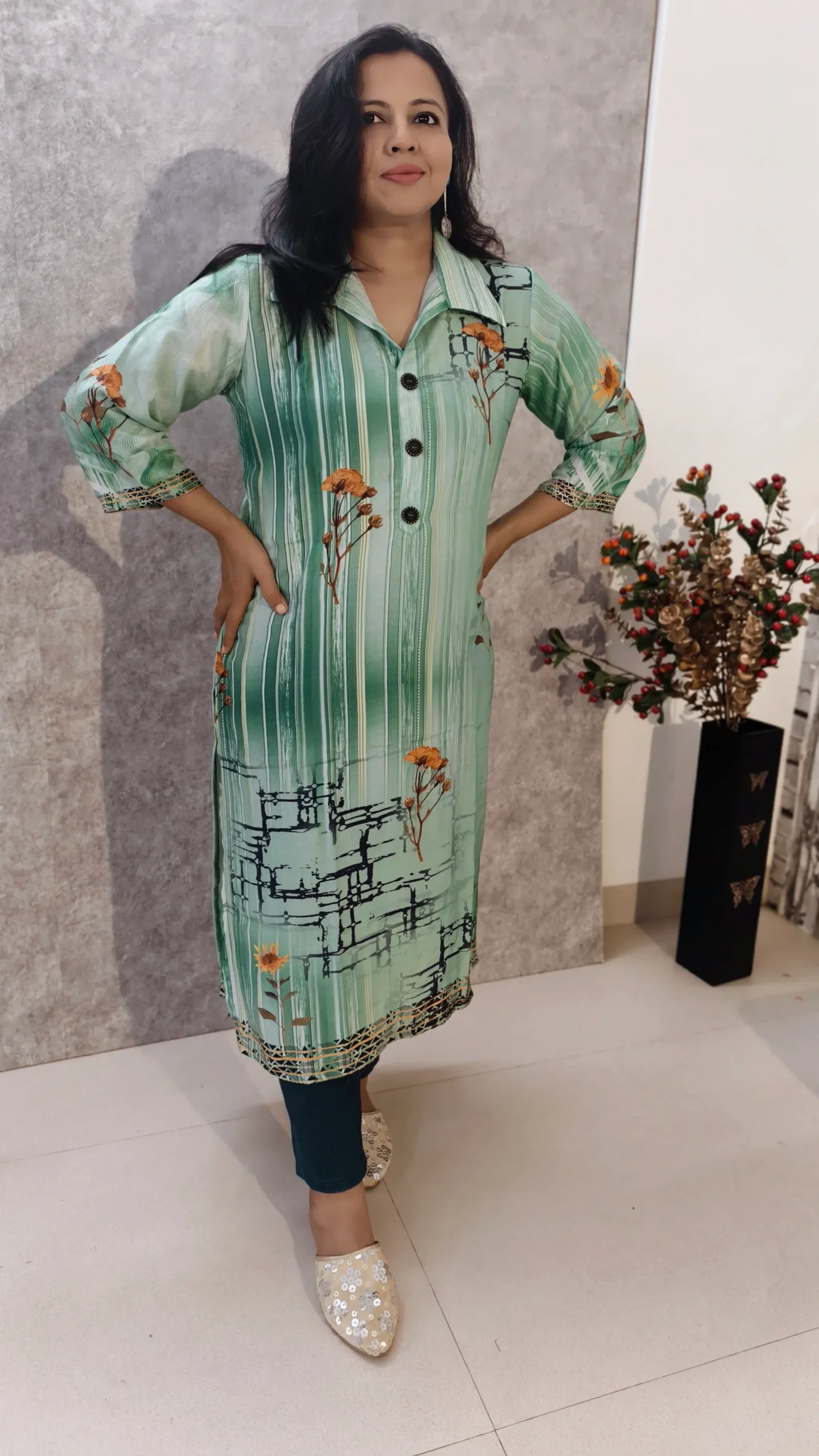 Wing Collar Kurti in Cotton Mix – Green with Floral Accents