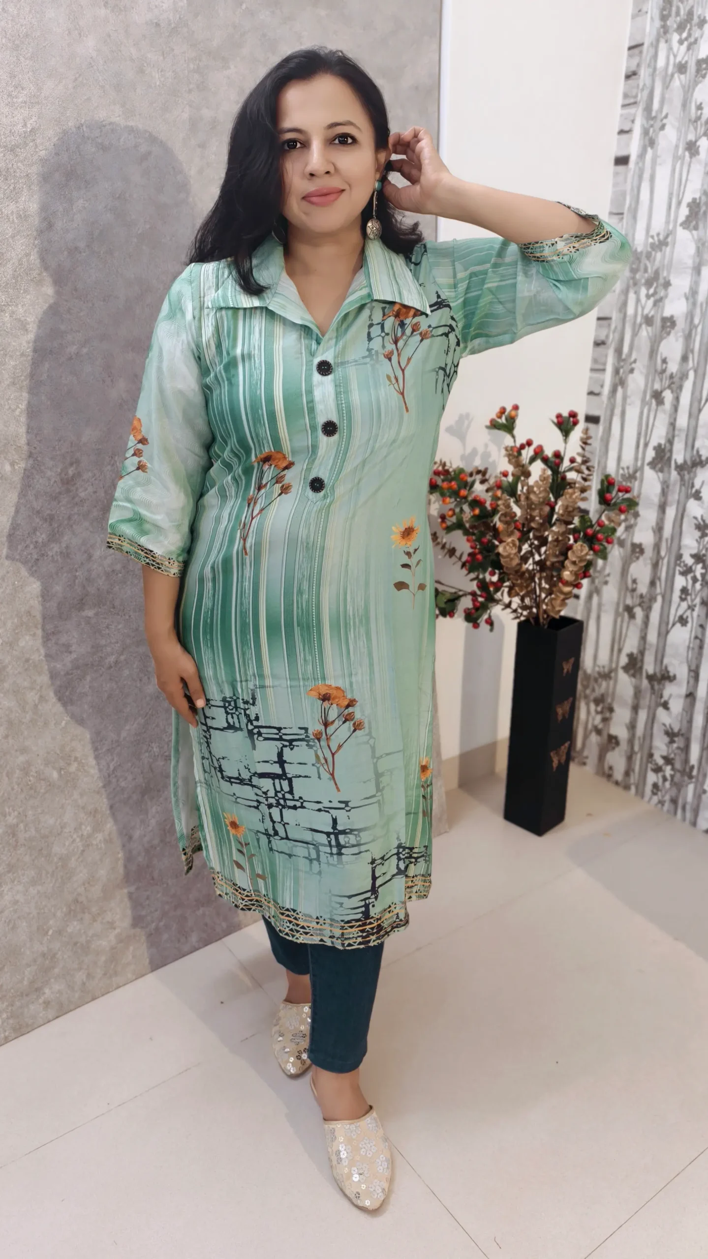 Wing Collar Kurti in Cotton Mix – Green with Floral Accents