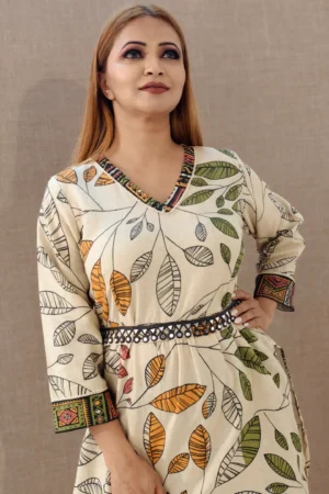 Nine2Five Khadi Cotton Digital Print Co-Ord Set – Heart Neck Tunic with Mirror Embroidered Belt