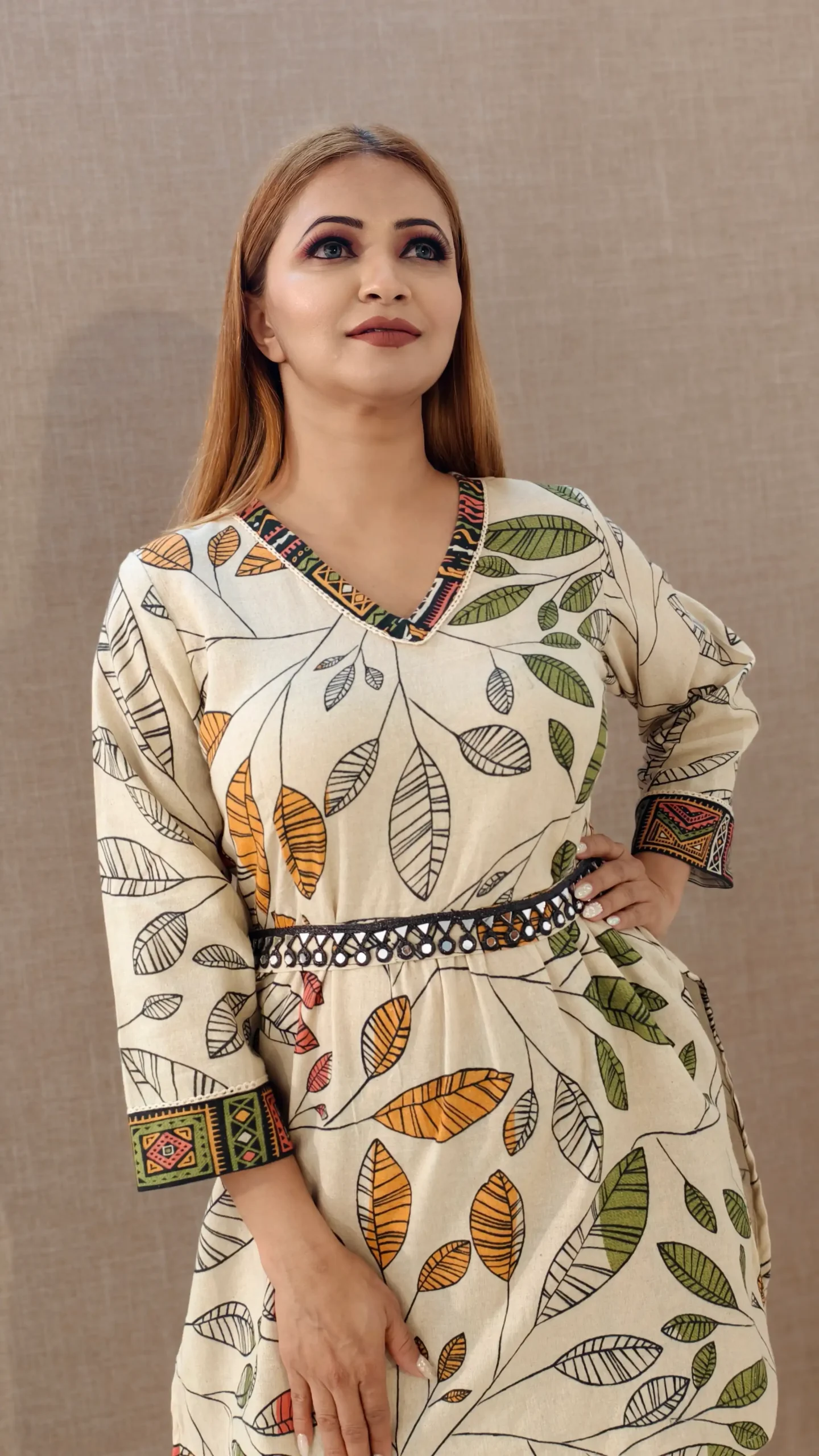 Nine2Five Khadi Cotton Digital Print Co-Ord Set – Heart Neck Tunic with Mirror Embroidered Belt