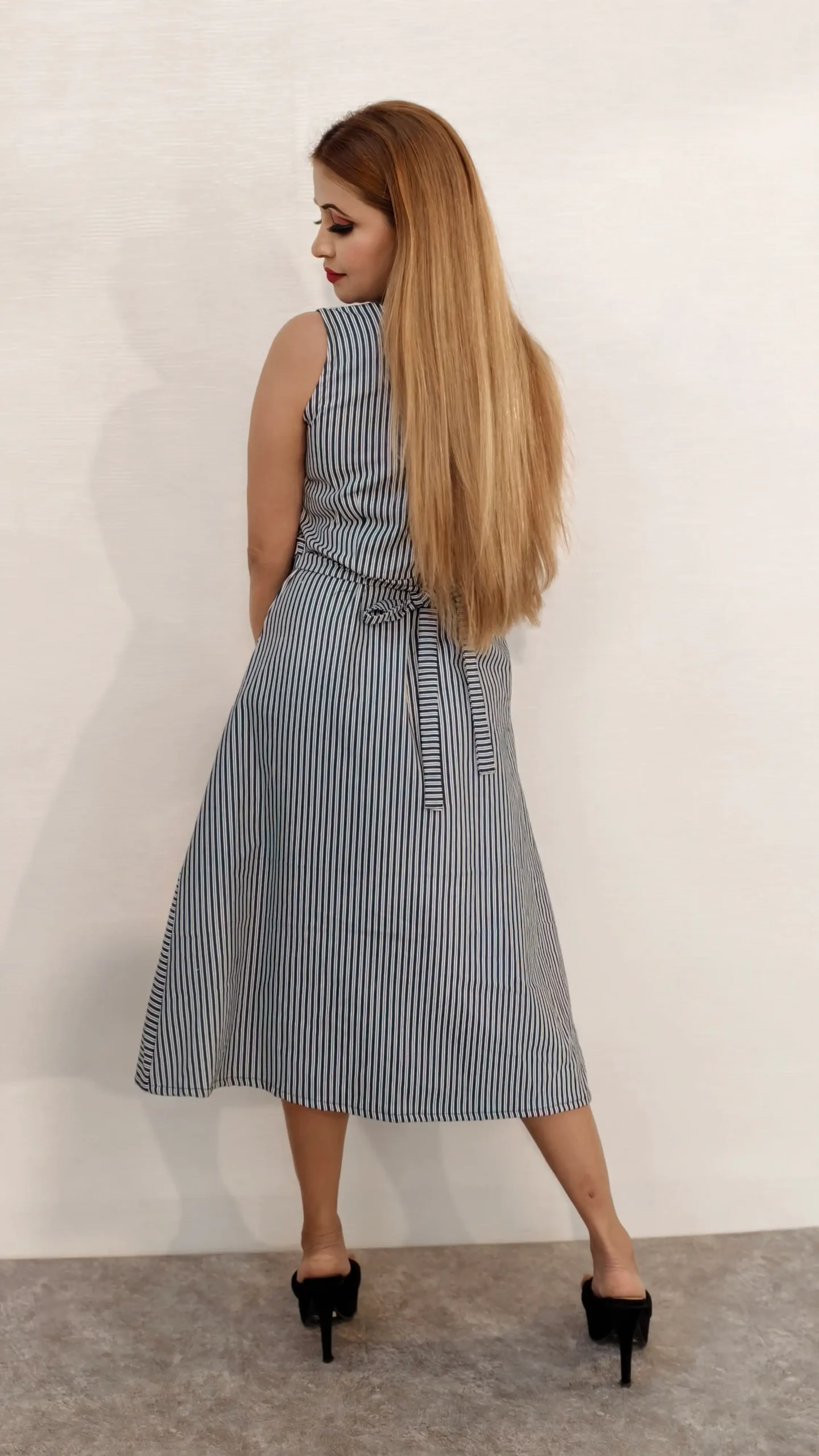 Nine2Five Blue & White Striped Denim Midi Dress – Sleeveless with Pockets