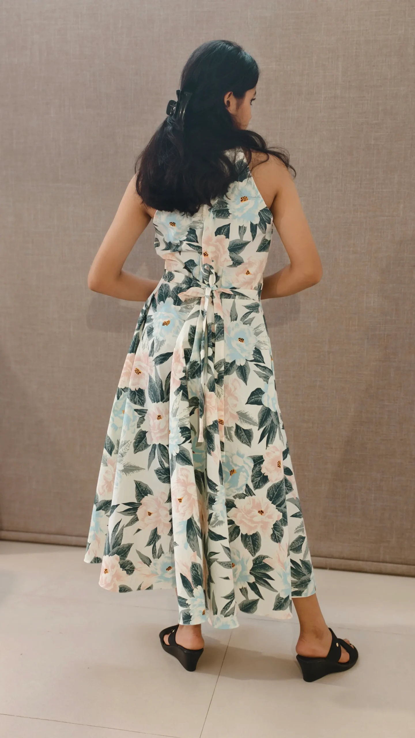 Nine2Five Pastel Bloom Halter Neck Cotton Dress – Summer Umbrella Flare